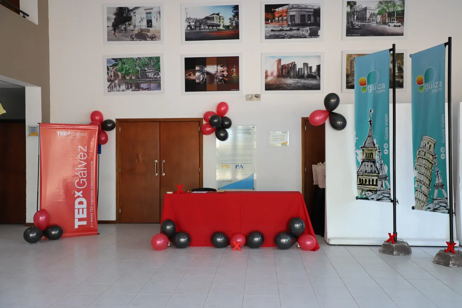 La llegada del público a TEDxGálvez 2024