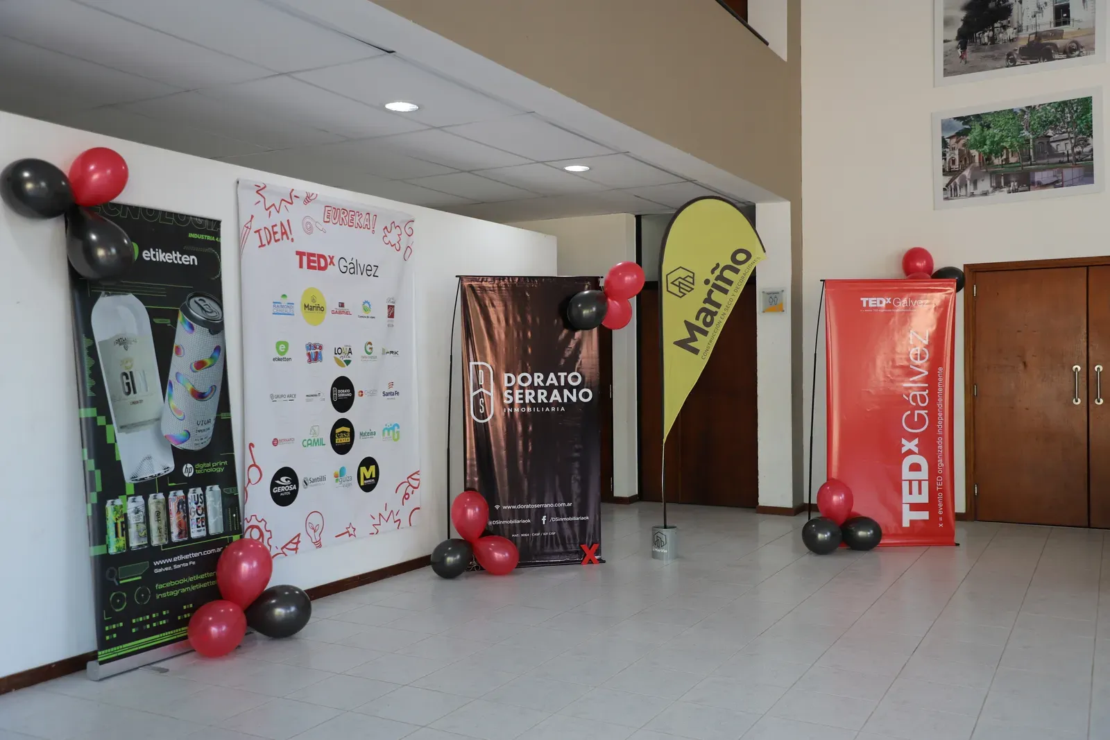 La llegada del público a TEDxGálvez 2024