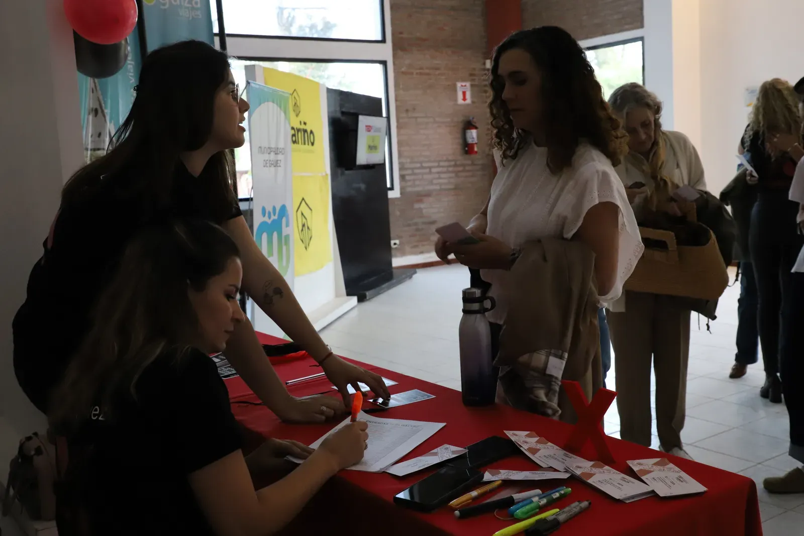 La llegada del público a TEDxGálvez 2024