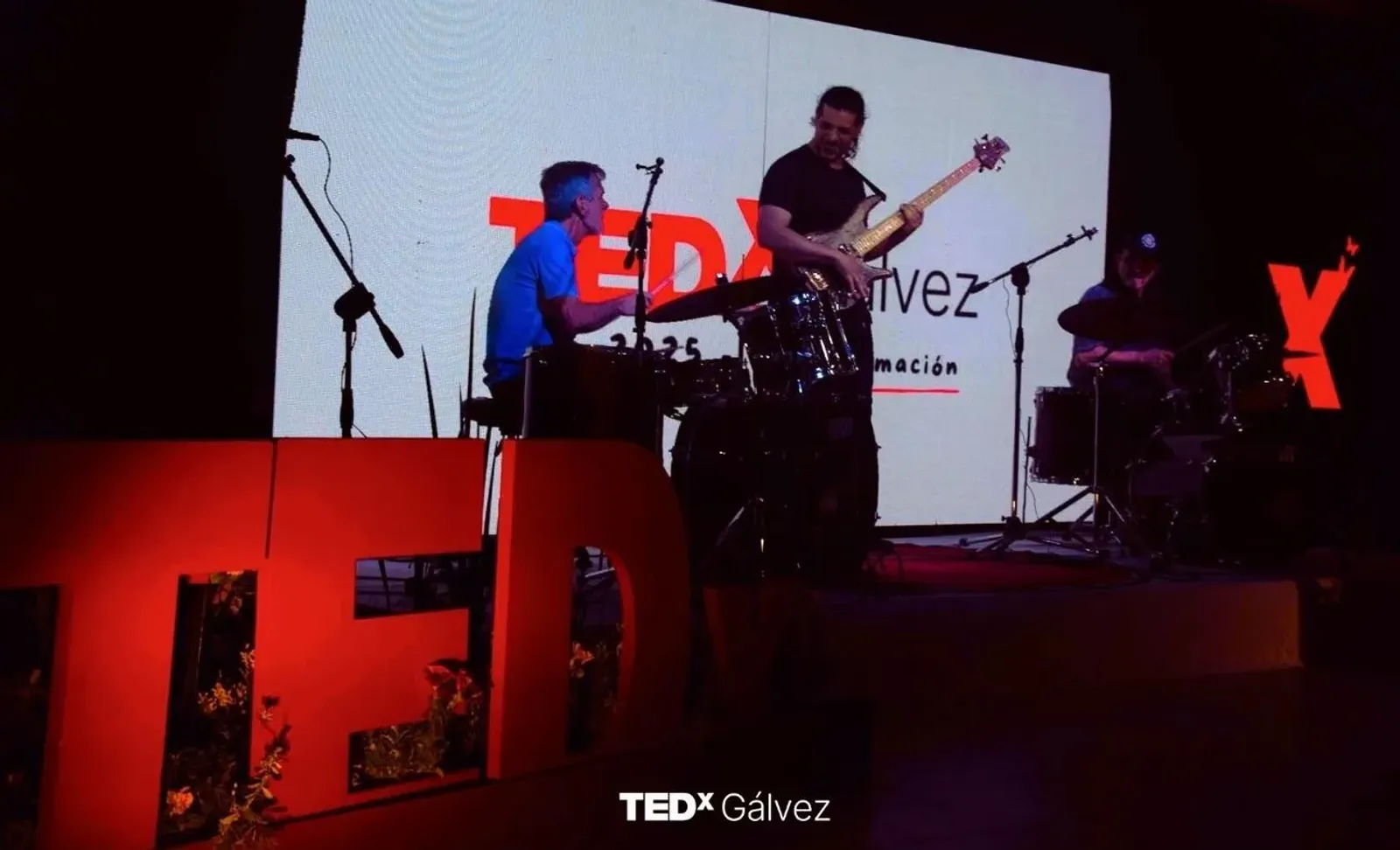 Un momento de TEDxGálvez 2025 · Transformación